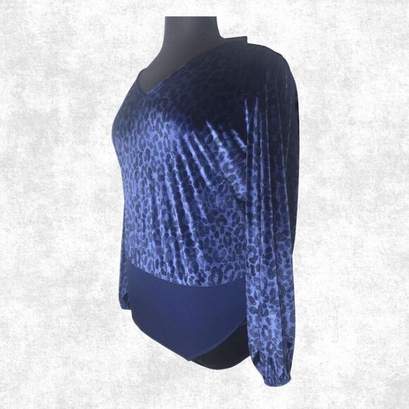 Torrid Blue Velvet Leopard Bodysuit – Size 2 (2X) Glam Grunge Vibes - Picture 4 of 6